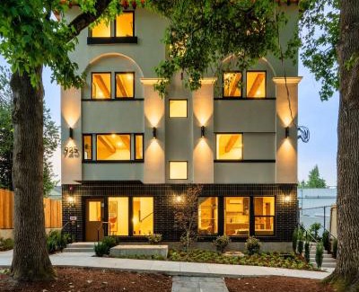 Kerns Apartment | Kerns Studio - Near Coffee Dining & Transit