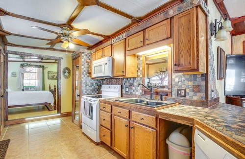 Kerrville House | Kerrville Vacation Rental w/Colorful Courtyard!