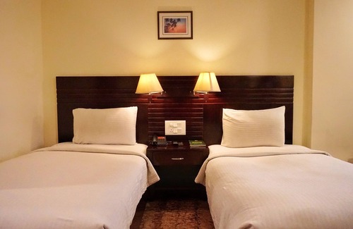 Gadag-Betageri Hotel | Keshav Clarks Inn