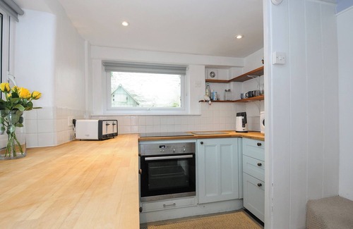 Grenofen Cottage | KESTREL COTTAGE, family friendly in Whitchurch, Devon