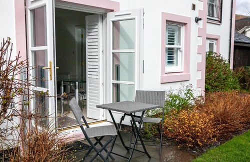 Keswick Apartment | Keswick Ground floor apartment with parking