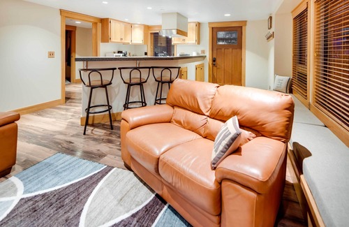 Ketchikan Apartment | Ketchikan Apt - Walk to Refuge Cove Beach!