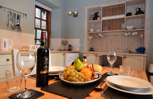 Kilmun Cottage | Kevington Cottage, charming one bedroom cottage, conservatory, decking area,