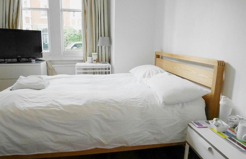Kew Apartment | Kew Studios and Rooms