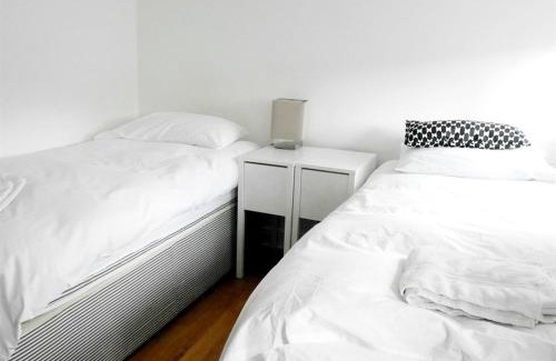 Kew Apartment | Kew Studios and Rooms