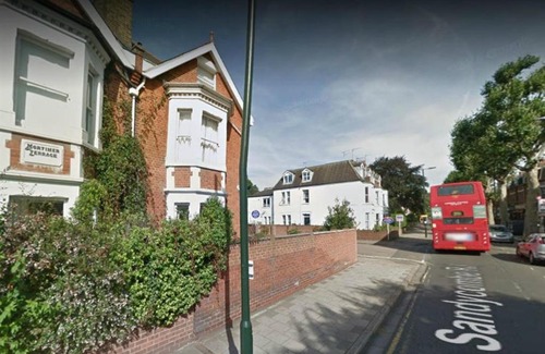Kew Apartment | Kew Studios and Rooms