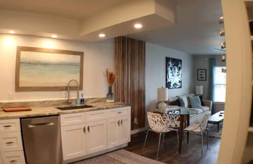 Harbor Oaks Condo | Key Allegro charmer! Surrounded by Water!