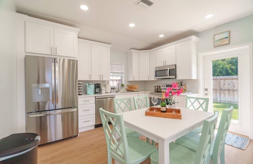 Lantana House | Key Largo Style Hideaway Minutes From Beach!