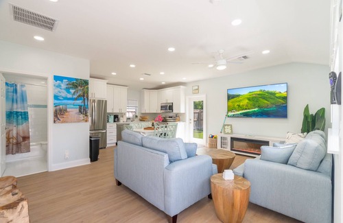 Lantana House | Key Largo Style Hideaway Minutes From Beach!