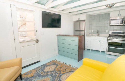 Northeast Virginia Beach Cottage | KEY WEST INSPIRED STUDIO W/VAULTED CIELINGS. SHORT WALK TO THE BEACH!