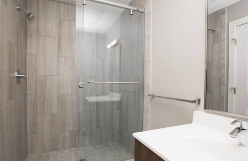 Downtown Boston Apartment | Keyless Entry | Laundry in Unit | Dog Friendly w/ optional parking