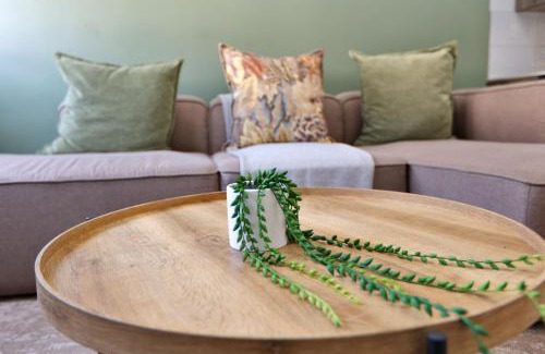 Greater Johannesburg Metropolitan Area Apartment | KeyNest Living 03