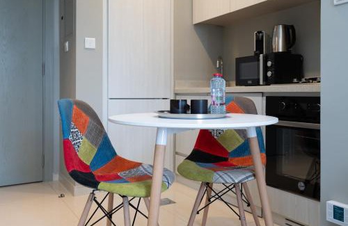 Downtown Dubai Apartment | Keyrock Living - Lakeview Escape in Business Bay