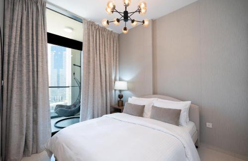 Downtown Dubai Apartment | Keyrock Living - Lakeview Escape in Business Bay