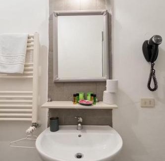 Sant' Ambrogio Apartment | Keys of Italy - F2 -1Bedroom Apt by Santa Croce