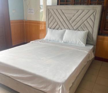 Dong Ha Hotel | Khách Sạn Hoàng Lan