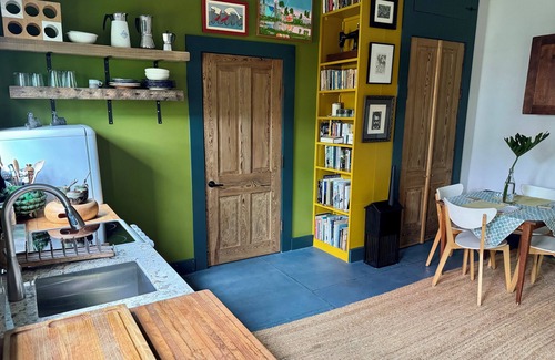 Faubourg Marigny Apartment | Kick back and relax in this calm, clean, stylish, well equipped space.