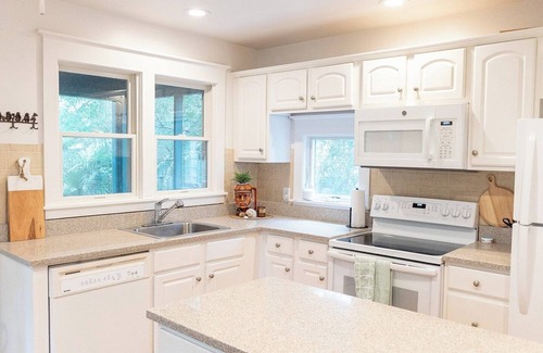 Cape Fear Station Cottage | Kick back and relax in our little slice of heaven, just moments away from East