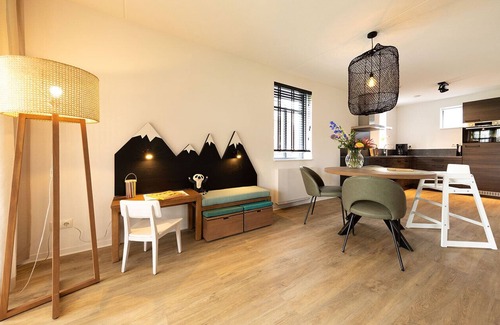 Thorn Villa | Kids Special 4p - Two Bedroom Villa, Sleeps 4