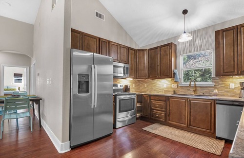 Brookeland Cottage | Kiki's Cottage at Lake Sam Rayburn