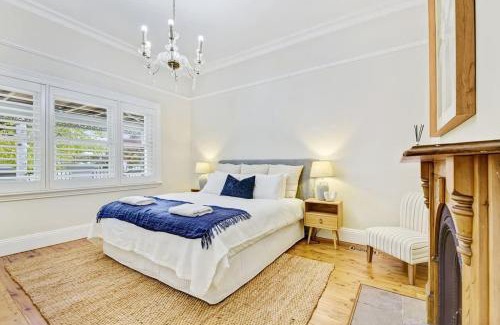 Orange House | Kilarra House - Heritage Home on Byng St Sleeps 10