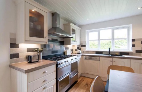 Largs House | Kilburn Holiday Cottage
