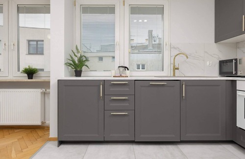 Old Town Apartment | Kilińskiego 3 | Atmospheric Apartment | Desk