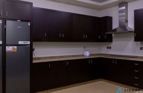 Jumeira 3 Bed & Breakfast | Kilimanjaro Suite at Full Moon Guesthouse