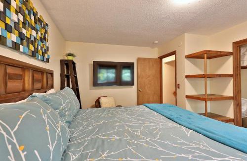 Killington House | Killington Mountain Retreat -Great Group Ski House! Close to Resort - Hot Tub - Ski Rental Deals