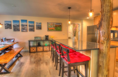 Killington Condo | Killington Tree House: 2 Room Modern Condo 432