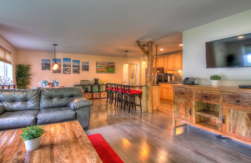 Killington Condo | Killington Tree House: 2 Room Modern Condo 432