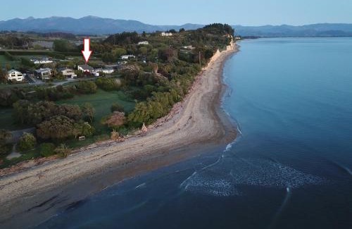 Tasman House | Kina Beach House