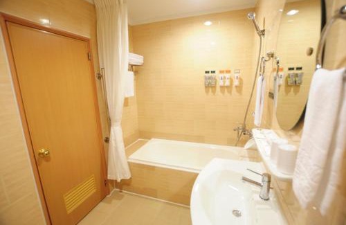 Lingya District Hotel | Kindness Hotel Weiwuying