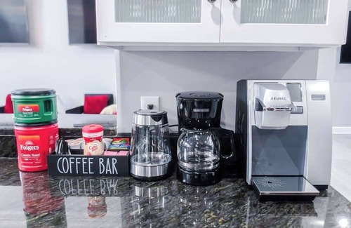 Summit Station House | King | BBQ | Sleeps 18 | Ping Pong | EV Charger