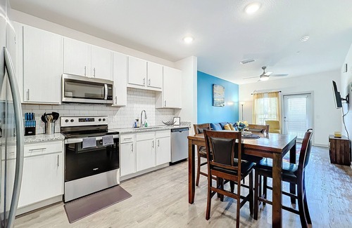 Lake Buena Vista Apartment | King Bed Apartment, Close to Disney