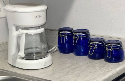 Beavercreek Apartment | King Bed. Funny Bone, Fraze, WPAFB, museum Adventure Reef. Fun get away!