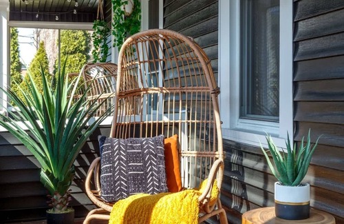 Italian Village House | King Bed - Parking - Short North - Convention