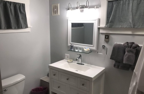 Lopez Island Hotel | King Bed.Steps from Everything in Village.WIFI.Relax