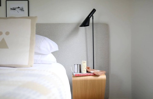 Stowe Area Hotel | King Bed | Tälta Lodge, a Bluebird by Lark| Stowe Recreation Path Direct Access