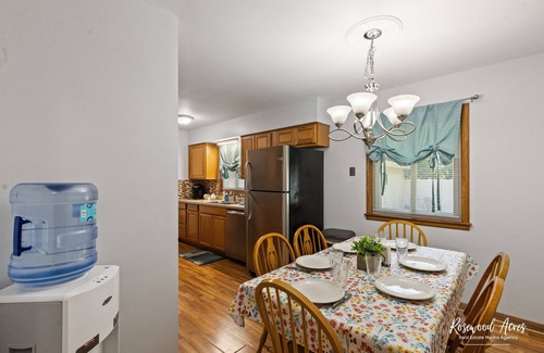 Bradley House | King Bed with fenced in backyard & Large 65" TV