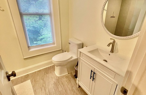 Bayfield Bed & Breakfast | King bed with private bath in renovated historic bed & breakfast. Wifi available