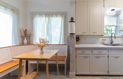 Northtown House | King Beds-7 min to Arena, Podium, Events-Near Eats, Brewery, Shopping, Parks