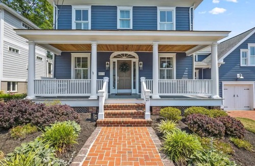 Potomac West House | King Beds - A Victorian Suite Xcape