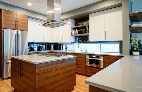 Eliot House | King Beds, Roofdeck, AC, Best Area with 95 WalkScore