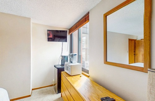 Copper Mountain Village Apartment | King Center Village lock-off w/shared hot tub, on rec trail, walk to lift