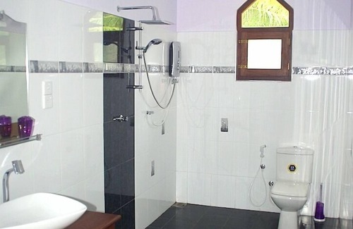 Habaraduwa House | King Coconut Lodge