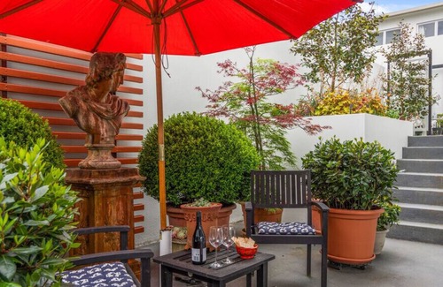 Tauranga Cottage | KING PALM STUDIO - TAURANGA CITY CENTRE STUDIO in Papamoa Beach