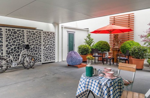 Tauranga Cottage | KING PALM STUDIO - TAURANGA CITY CENTRE STUDIO in Papamoa Beach
