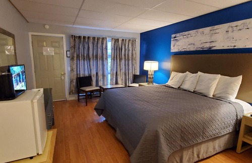 Lake George Hotel | KING ROOM IN LAKE GEORGE