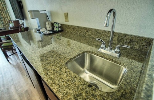Treasure Island Hotel | King Room Marina View